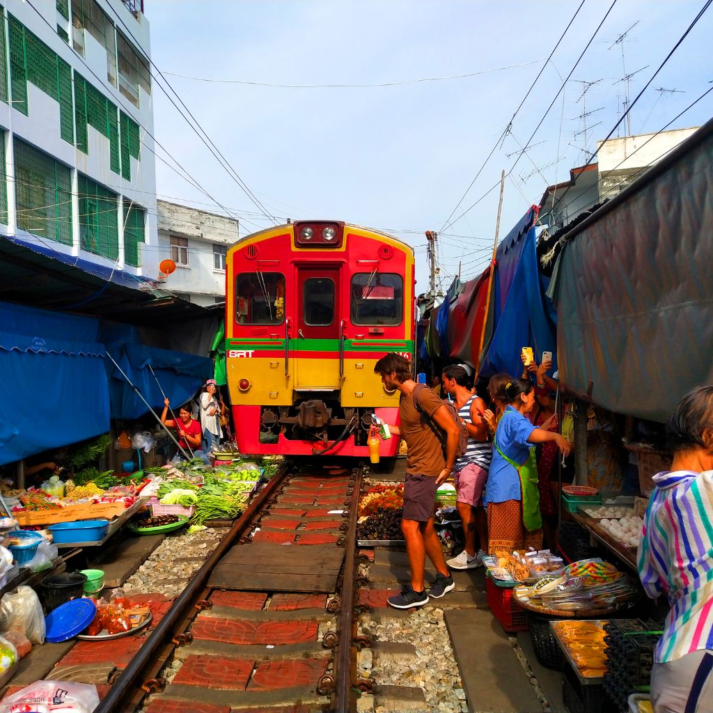 Bangkok what to do, day out for you, what to do in bangkok, top 10 things to do in Bangkok. What temple in Bangkok that worth to visit